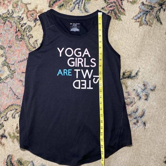 Womens TEK GEAR, DryTEK Yoga Tank! “Yoga Girls are TWISTED” Super Cute! EUC SM🎄 - Picture 5 of 8